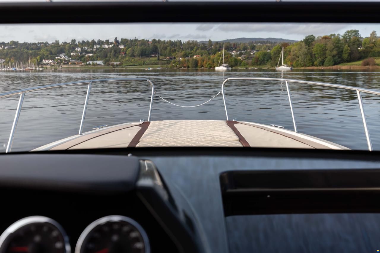 Quicksilver 875 SunDeck