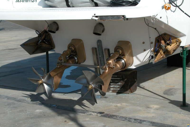Real Powerboats Revolution 46