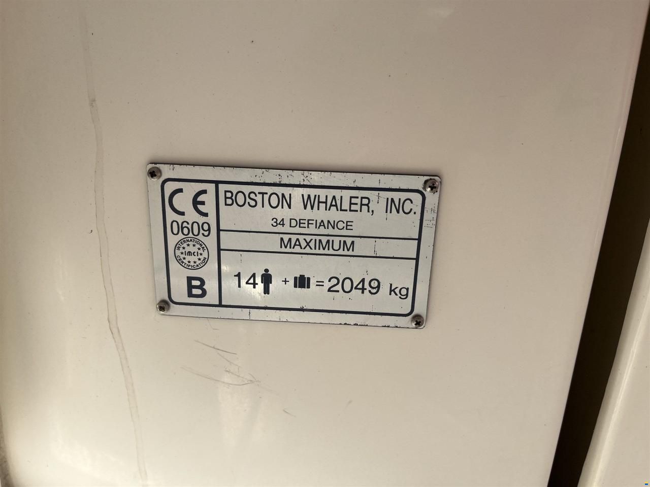 Boston Whaler 34 Defiance