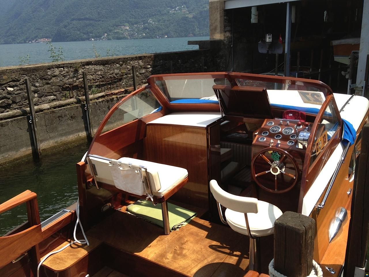 Chris Craft 27 cruiser