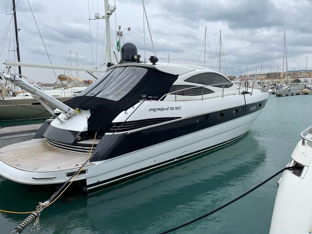 Pershing 50'