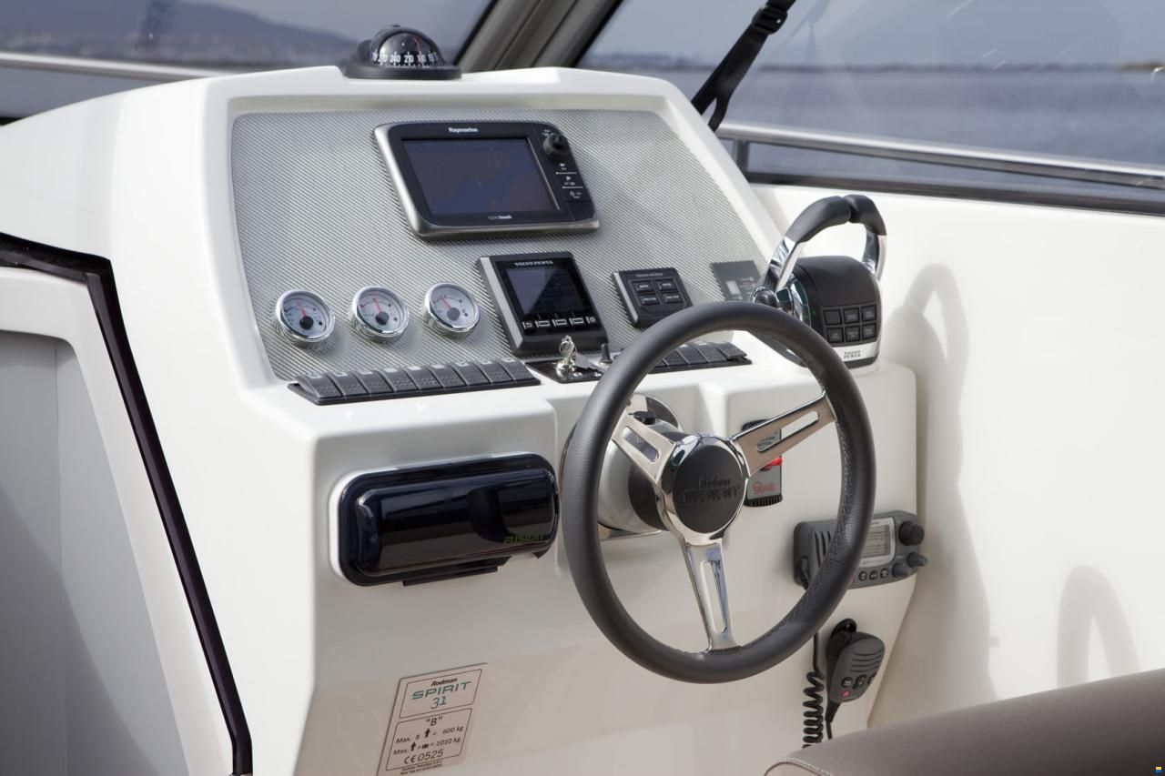 Rodman Spirit 31 Open inboard