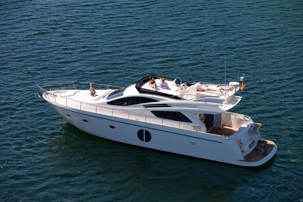 Rodman Muse 54 Fly