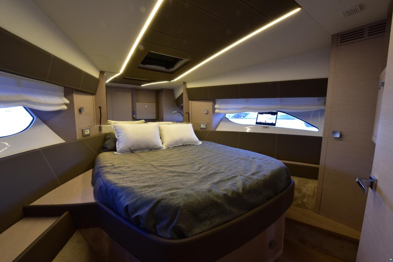 Rodman Muse 44 Fly
