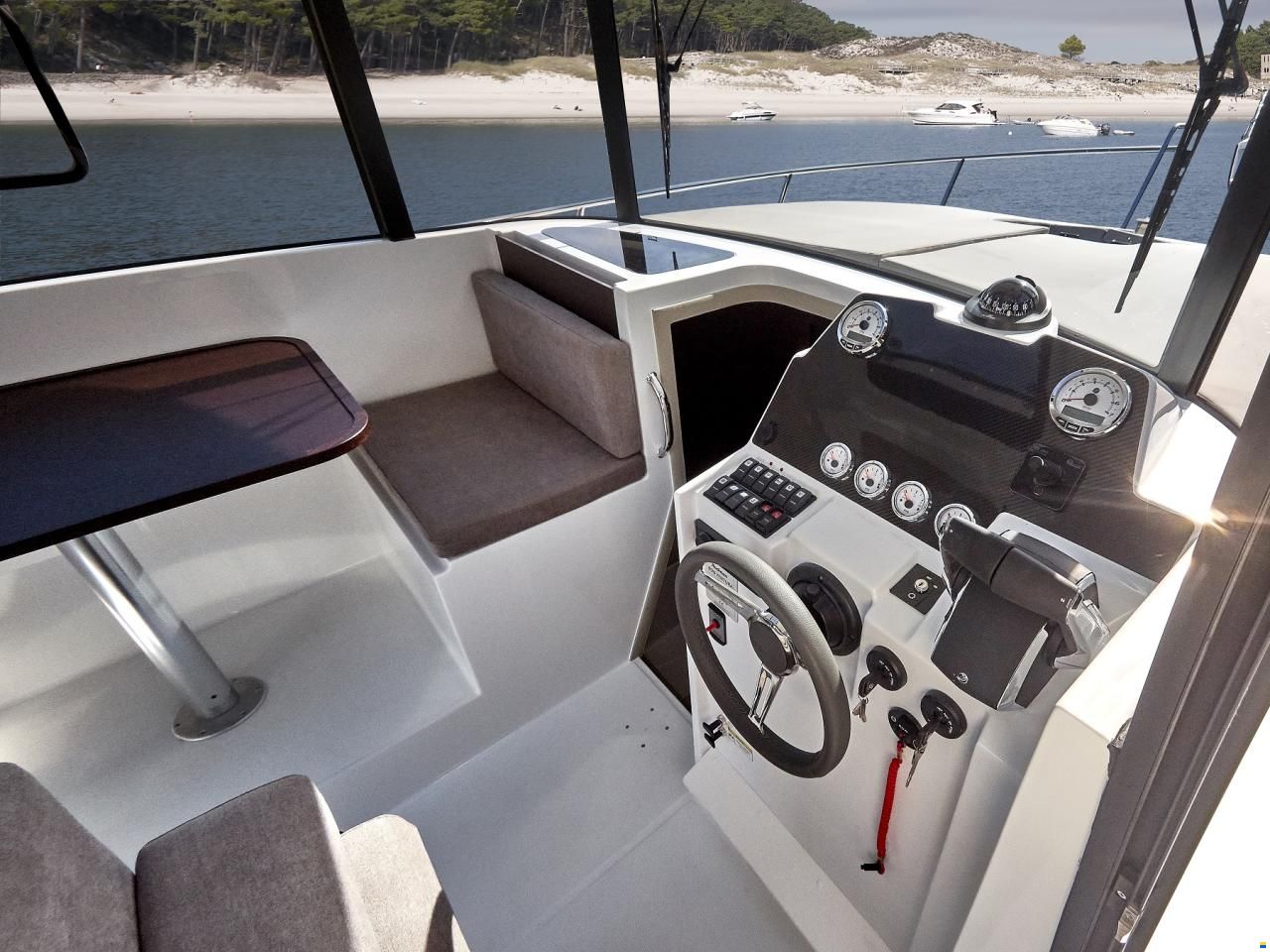Rodman 890 Ventura