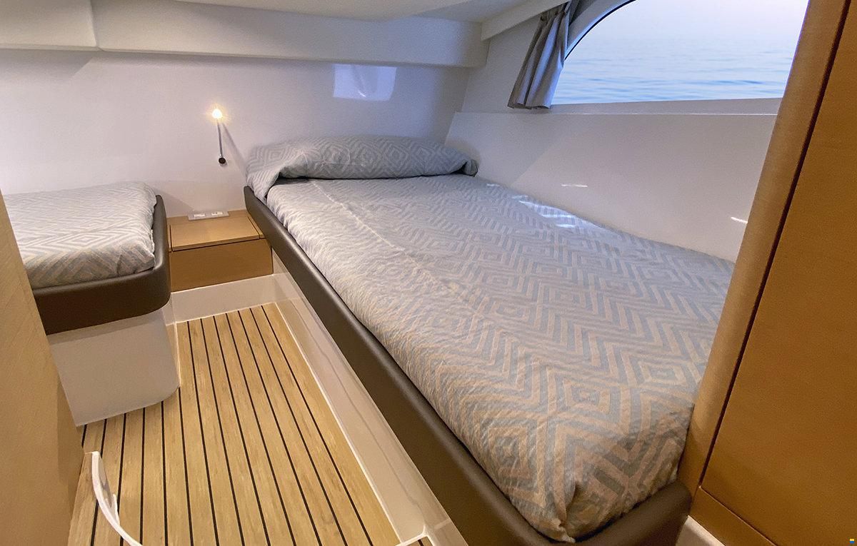 Rodman 1290 Evolution Flybridge