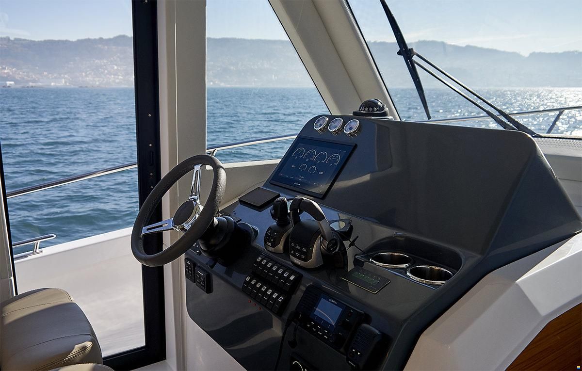 Rodman 1290 Evolution Flybridge