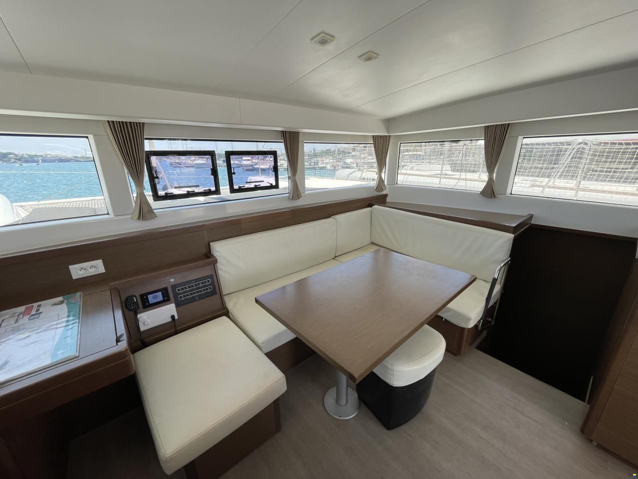 Lagoon 40