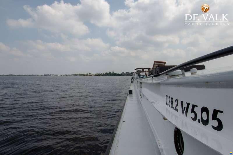 Houseboat Waterloft Luxemotor Spitz 38M