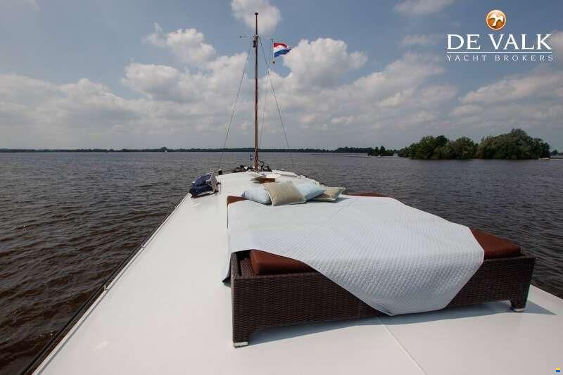 Houseboat Waterloft Luxemotor Spitz 38M