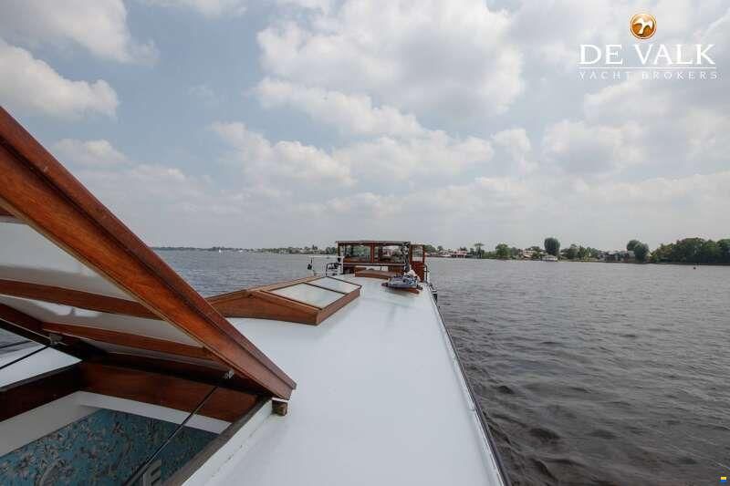 Houseboat Waterloft Luxemotor Spitz 38M
