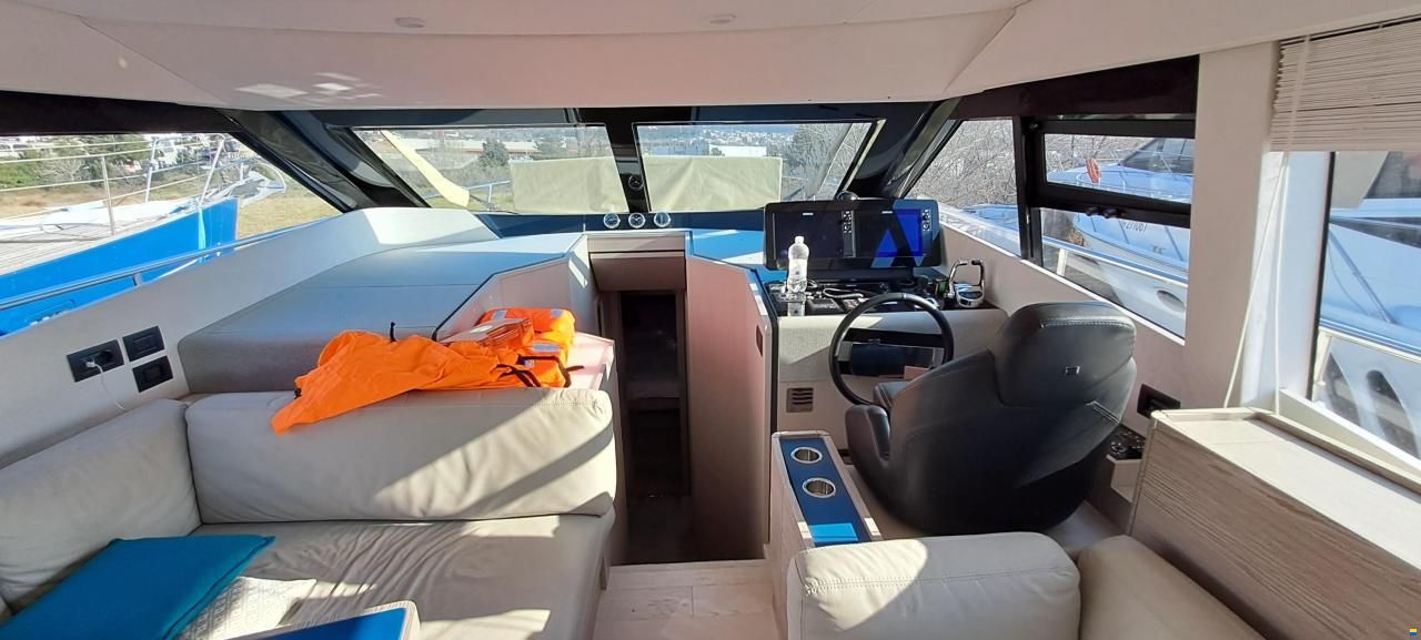 Ferretti 500