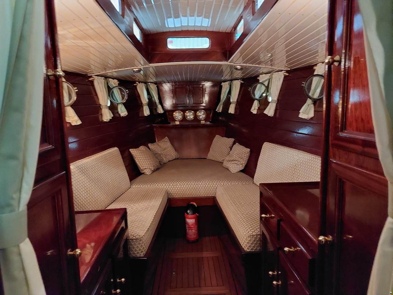 Backdecker