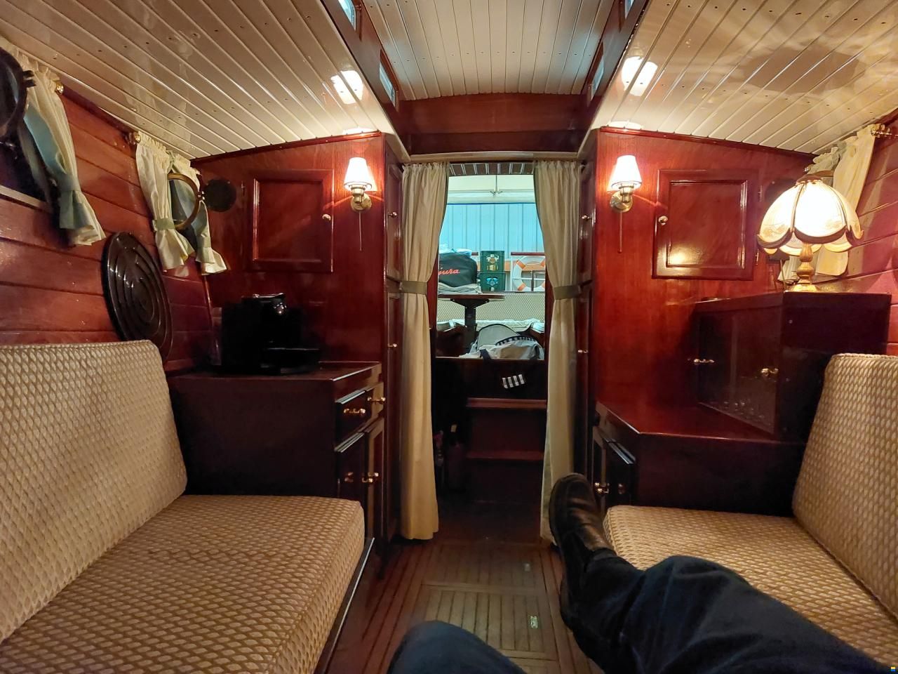 Backdecker