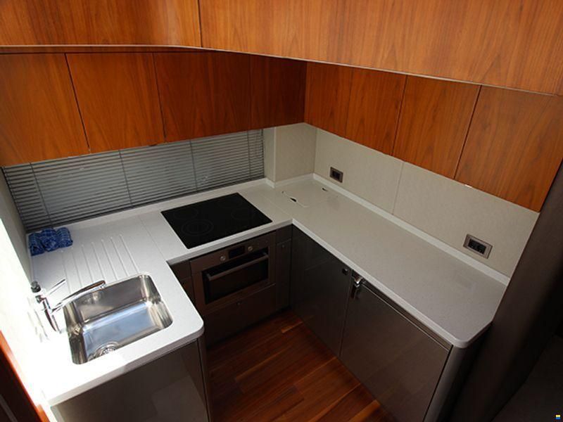 Sunseeker Predator 57