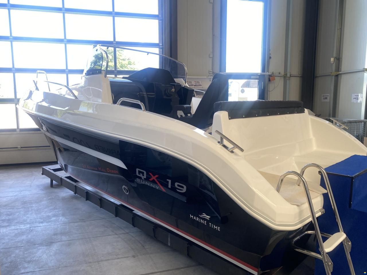 Marine Time QX 563 / 19 Sundeck