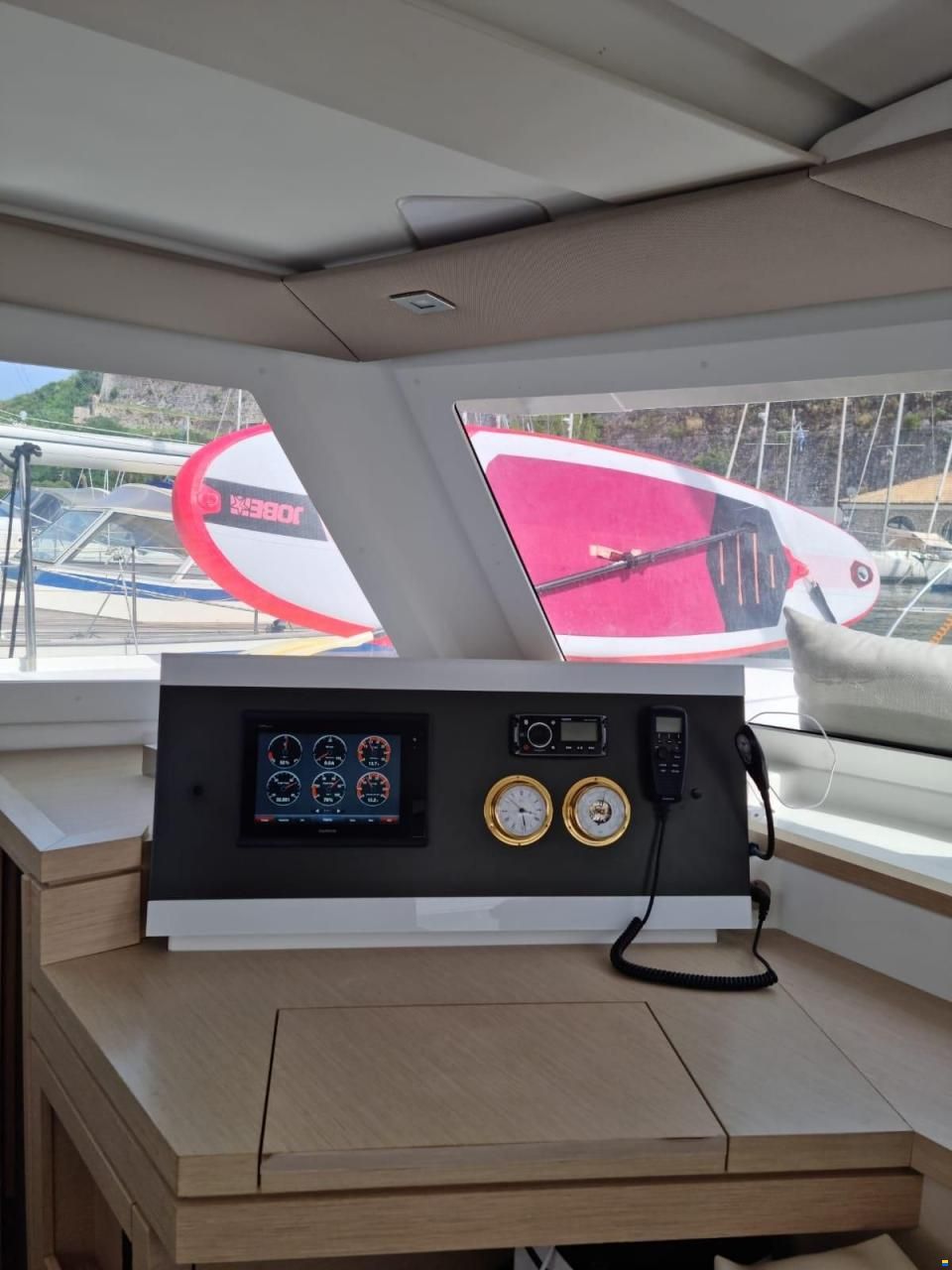 Fountaine Pajot Lucia 40