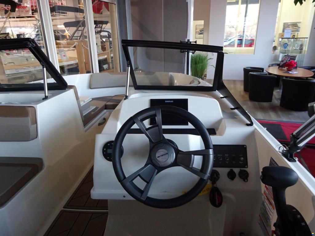 Quicksilver Activ 525 aXess
