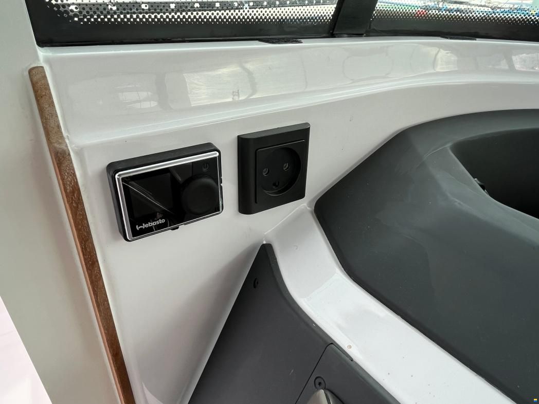 Axopar 28 AC Brabus Line