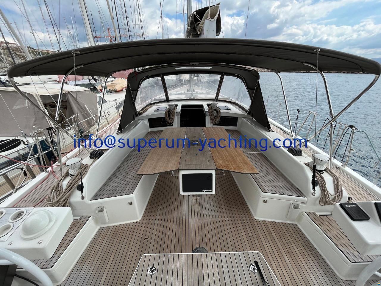 Dufour 530