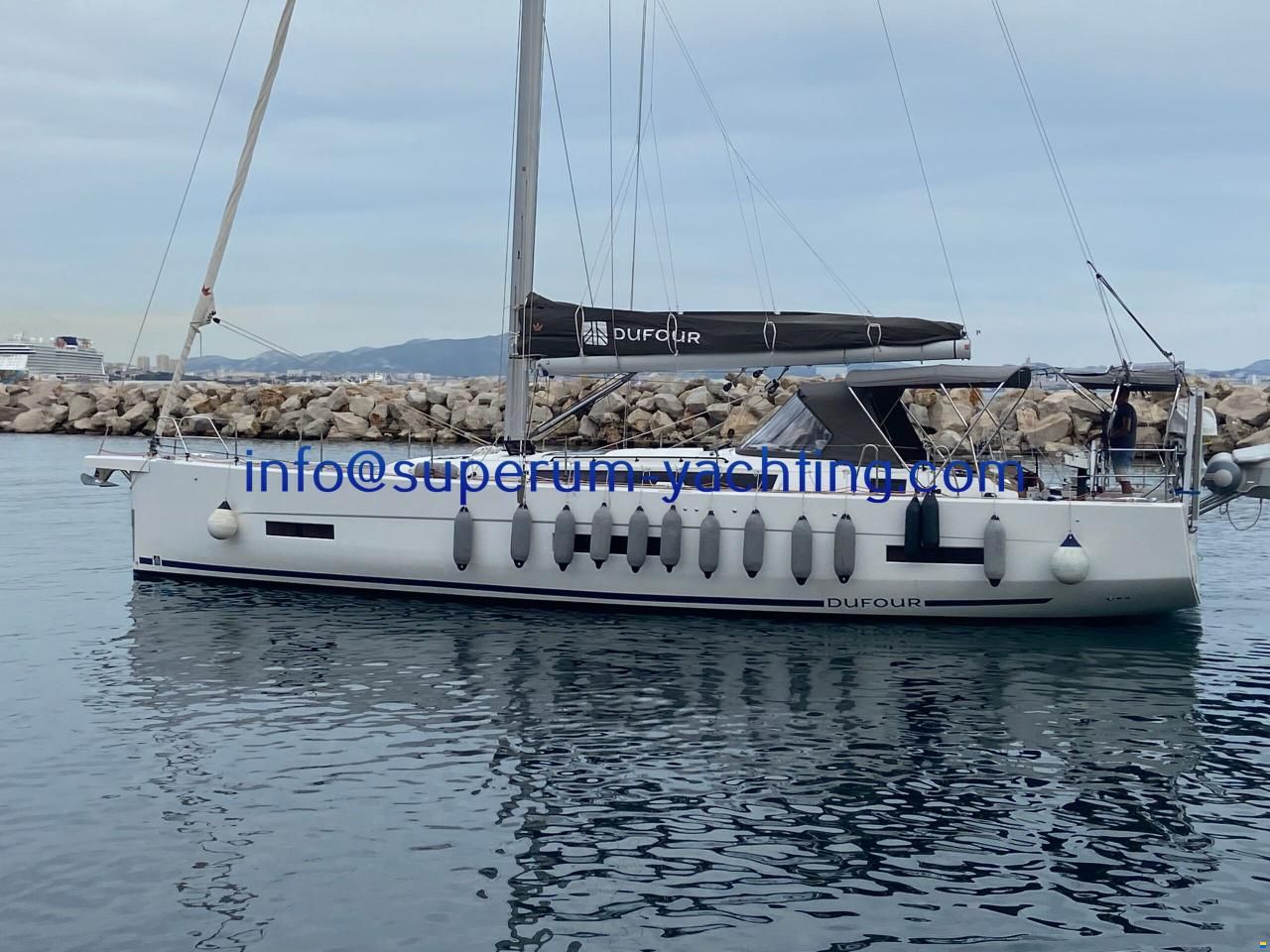 Dufour 530