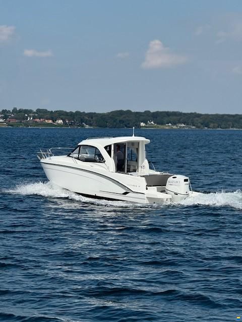Beneteau Antares 7 OB V2