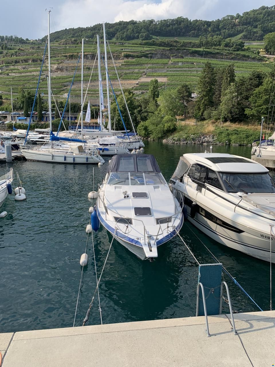 Place d&rsquo;amarrage 11x3,30m. avec bateau