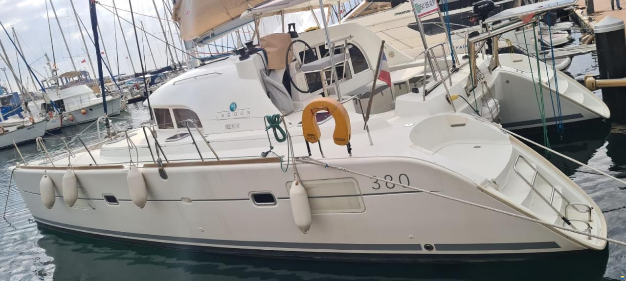 Lagoon 380