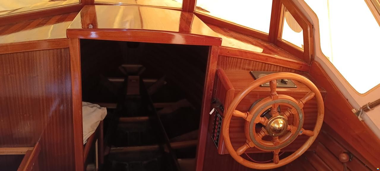 Holzmotorboot De Baron Grou