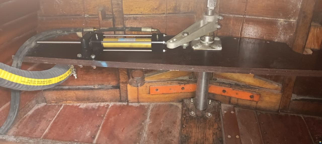 Holzmotorboot De Baron Grou