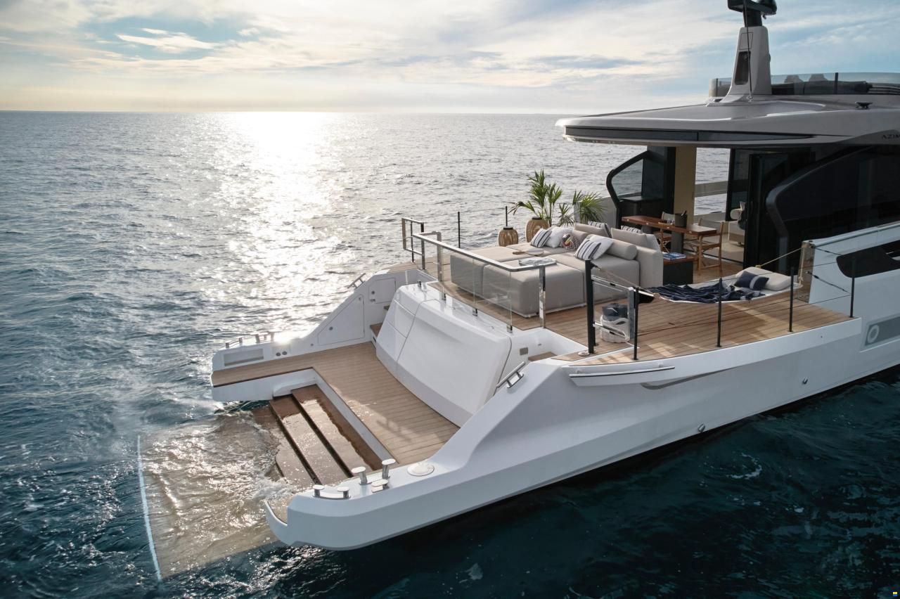 Azimut Seadeck 7