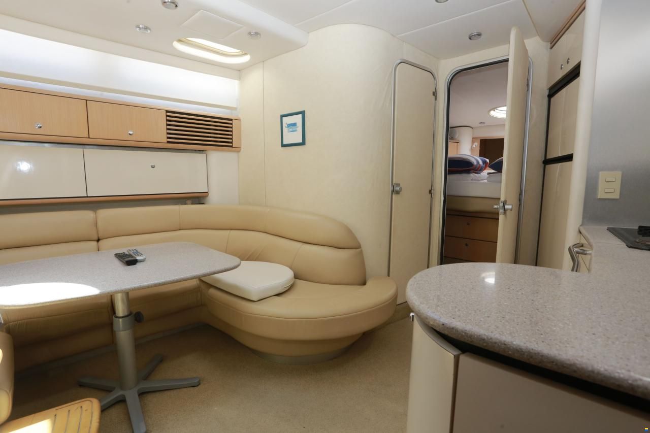 Bayliner Avanti 40