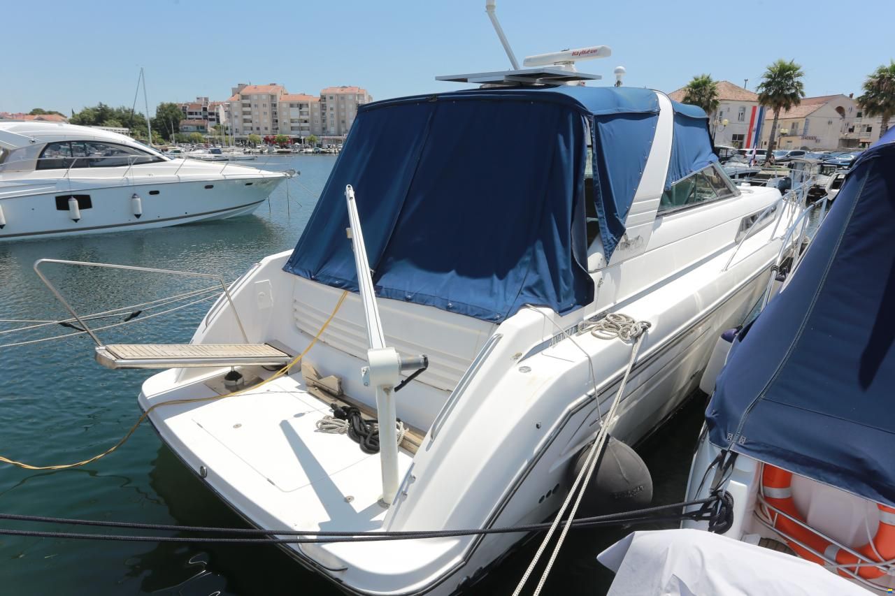 Bayliner Avanti 40