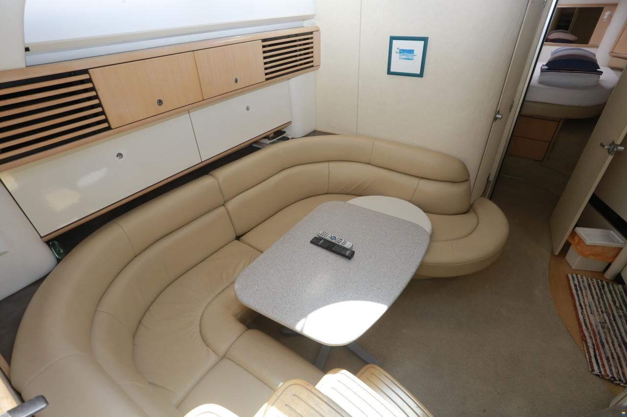 Bayliner Avanti 40