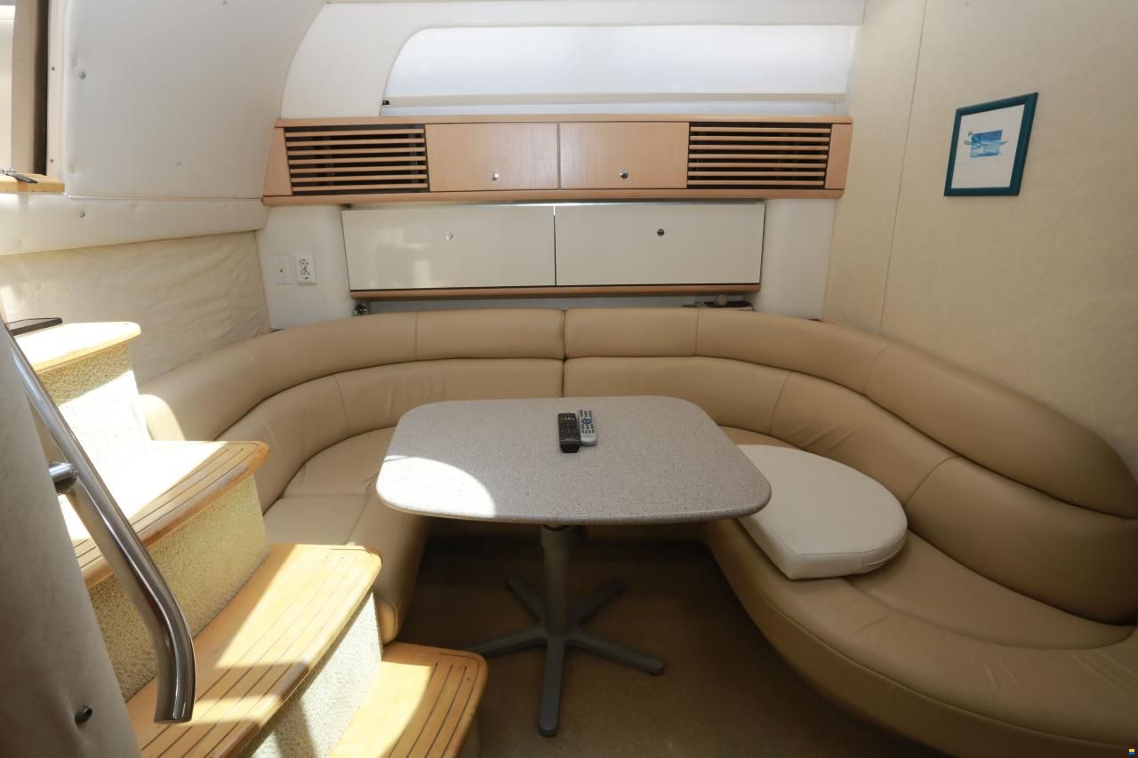 Bayliner Avanti 40