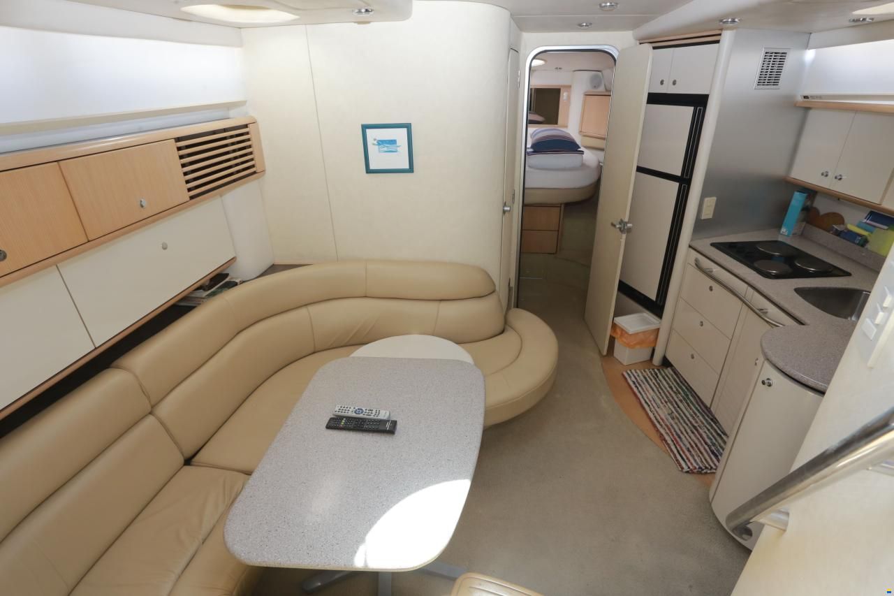 Bayliner Avanti 40