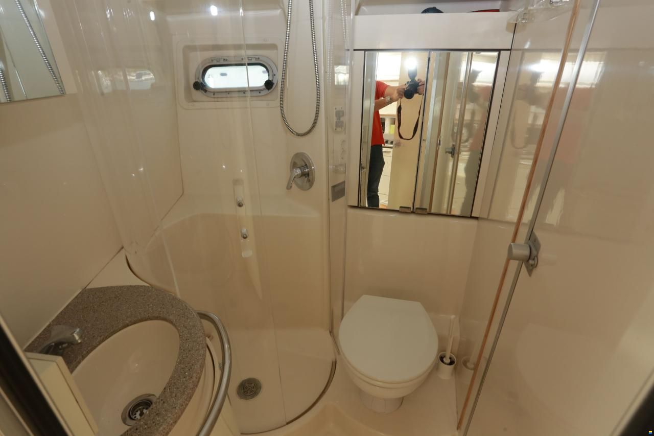 Bayliner Avanti 40