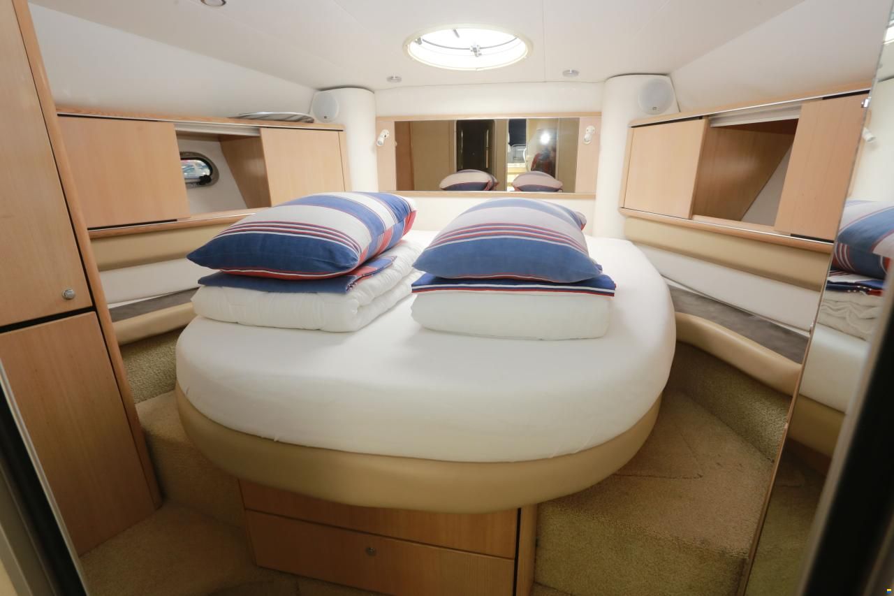 Bayliner Avanti 40