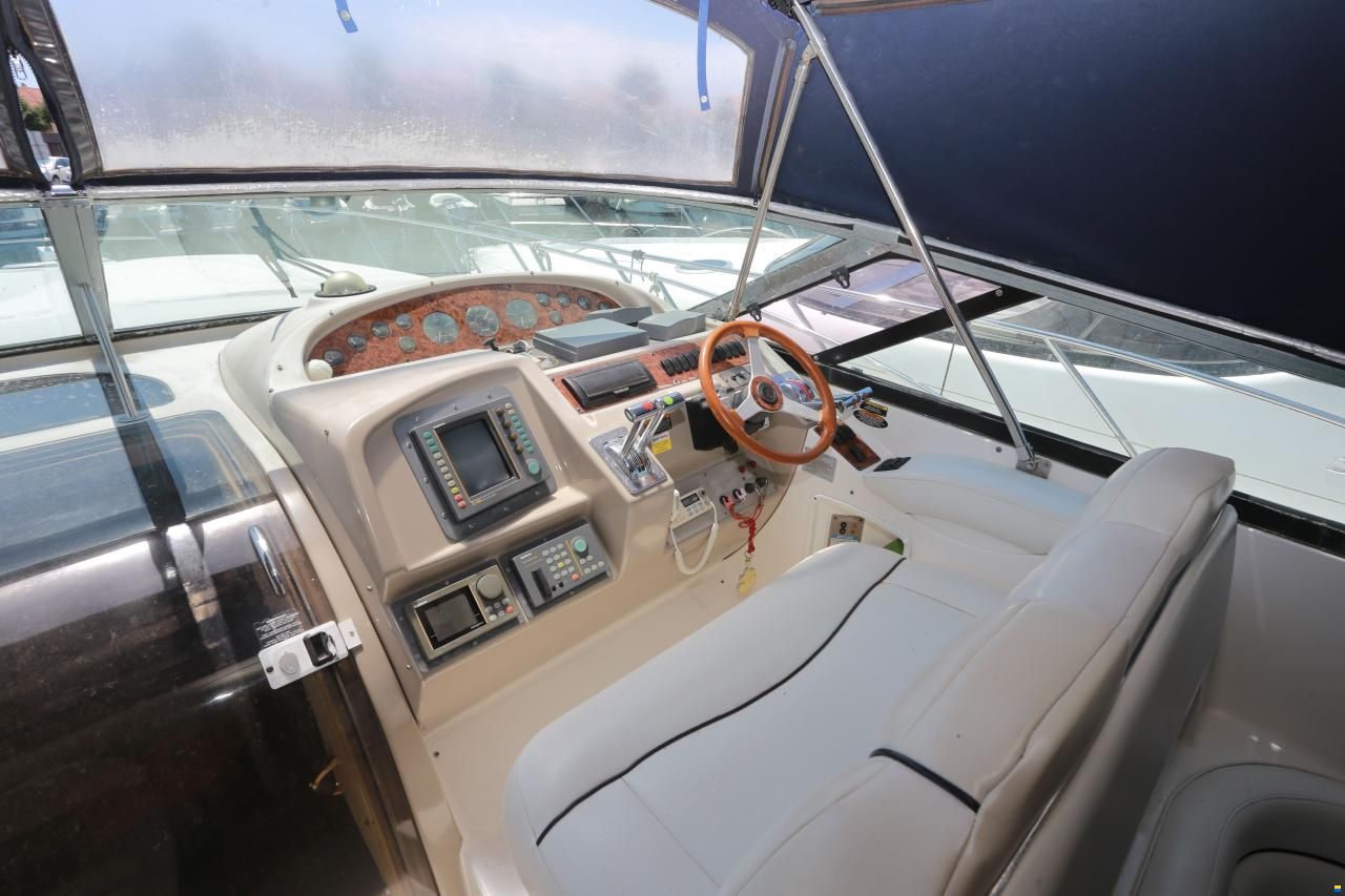 Bayliner Avanti 40