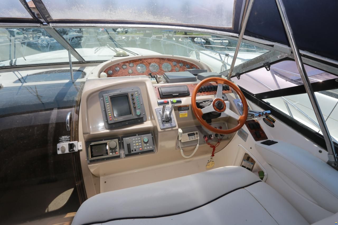 Bayliner Avanti 40