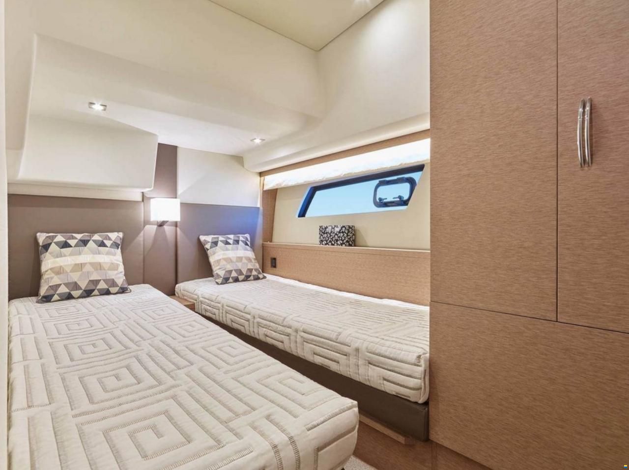 Prestige Yacht 500s