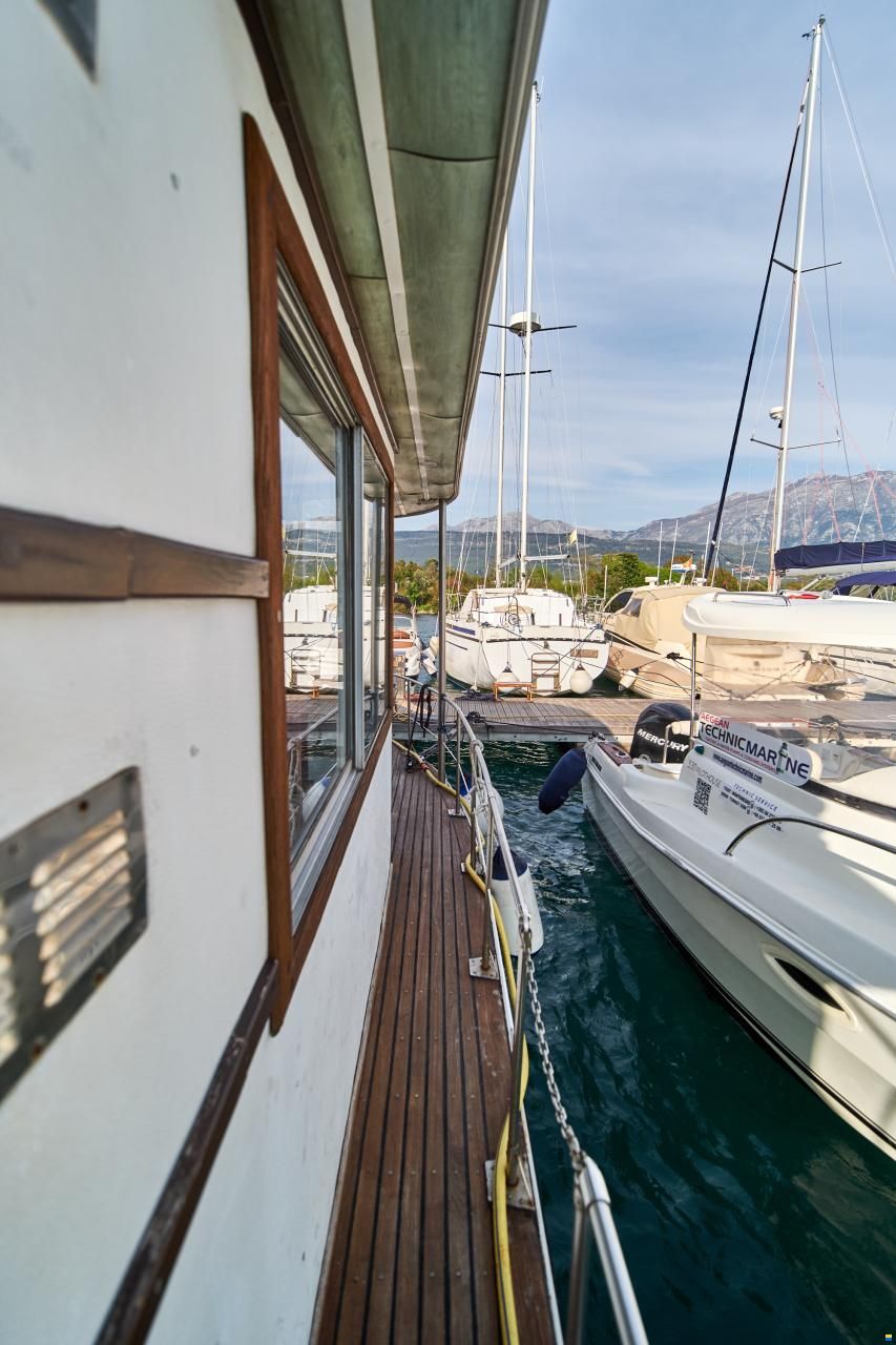 Houseboat