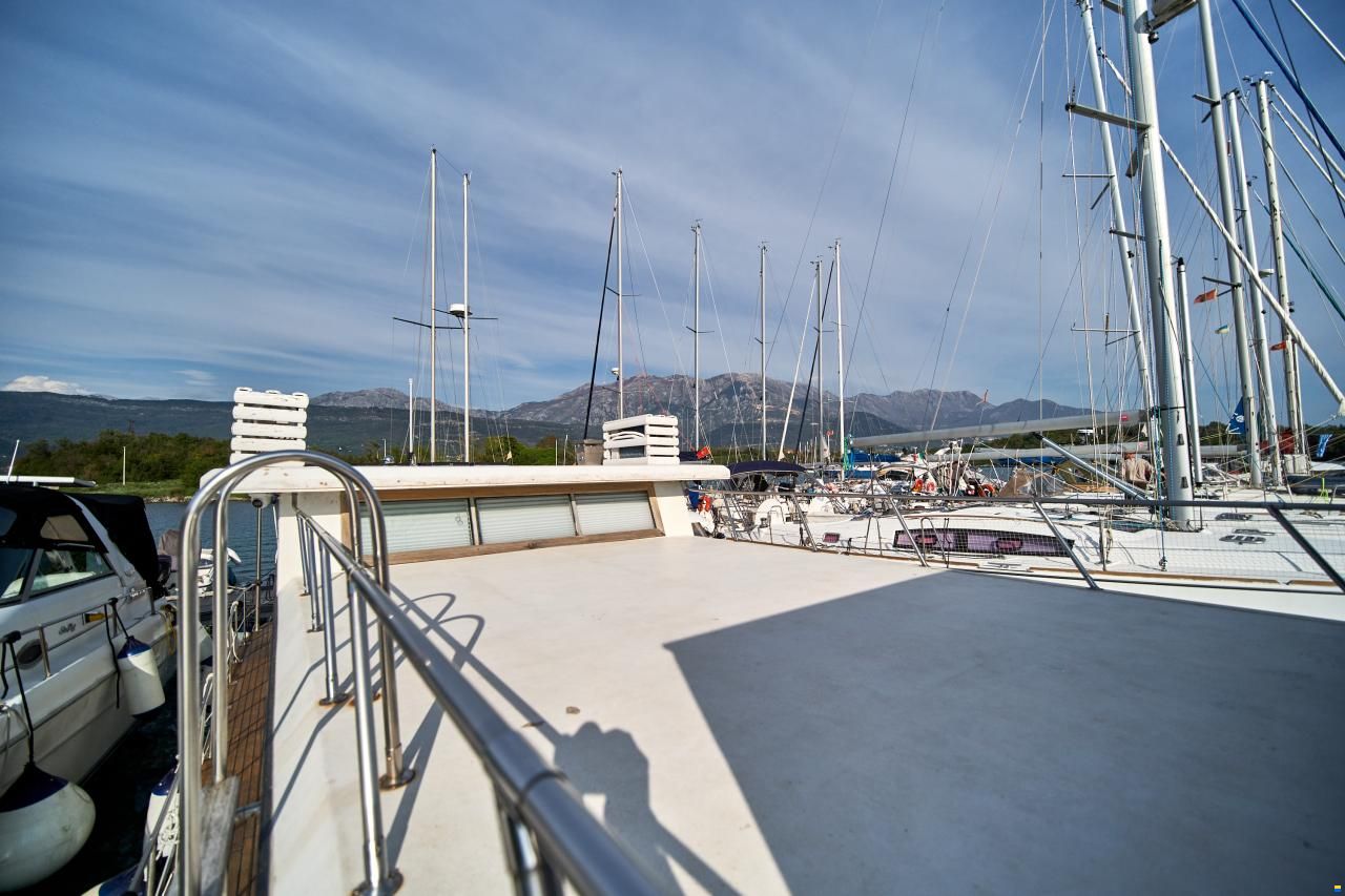 Houseboat