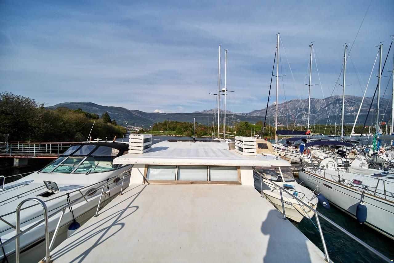 Houseboat