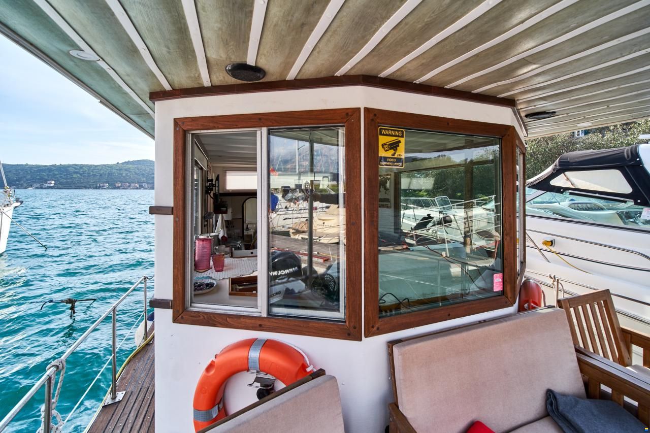 Houseboat