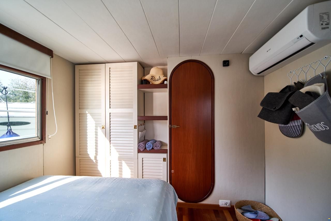 Houseboat