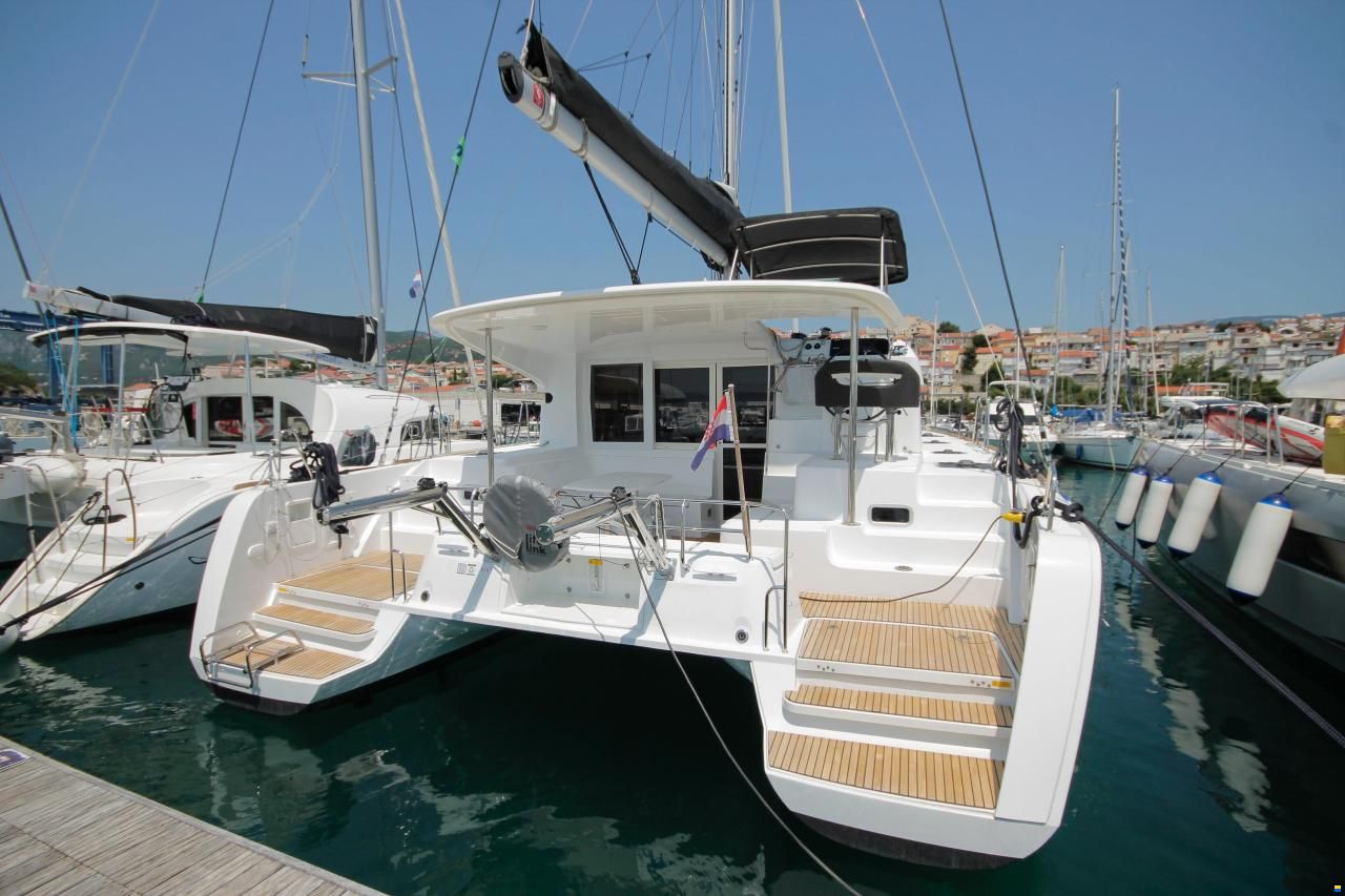 Lagoon 40
