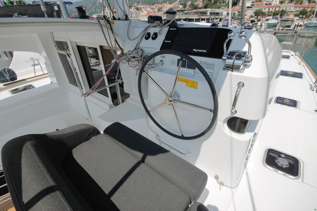 Lagoon 40