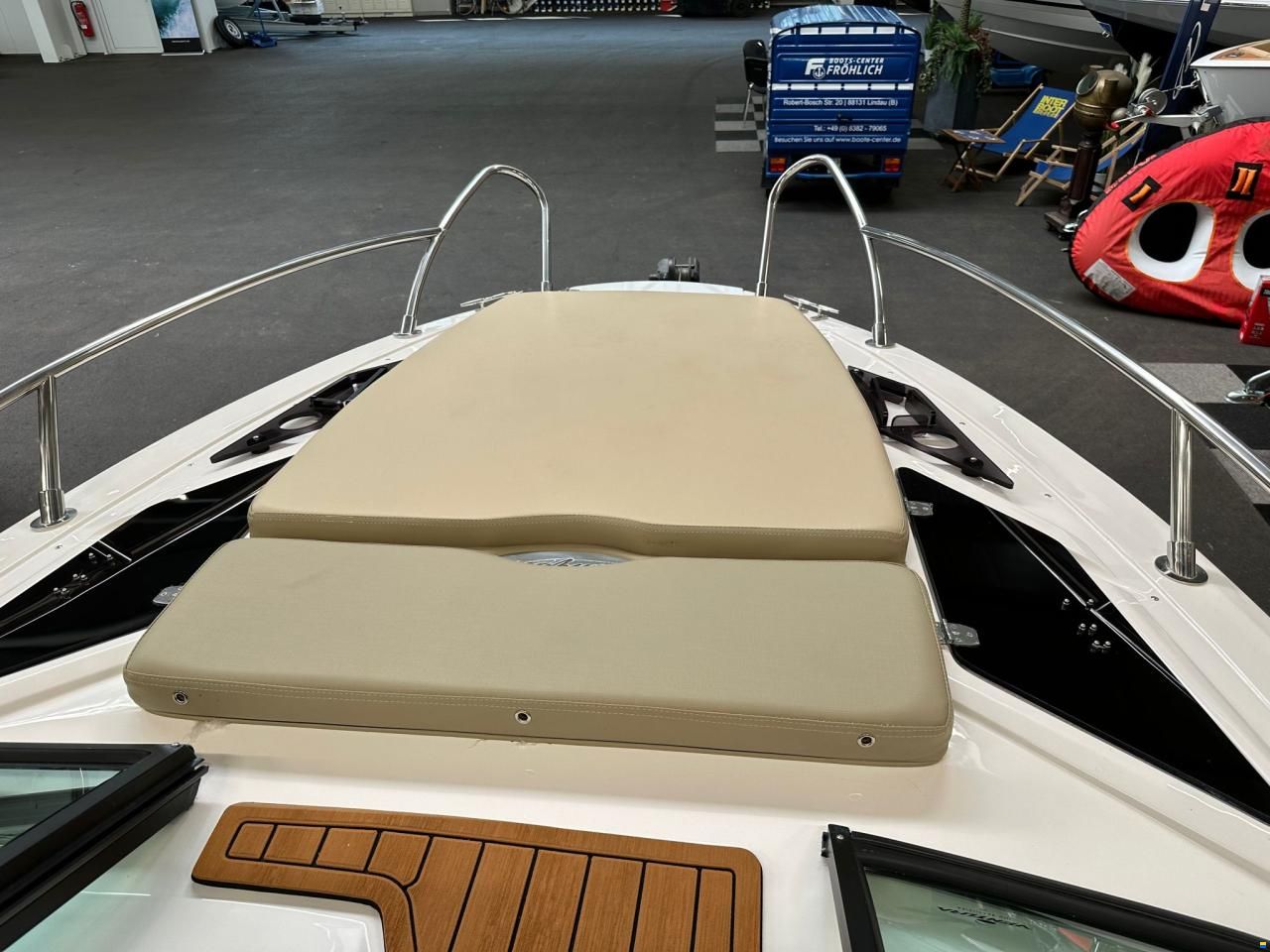 Ventura V215