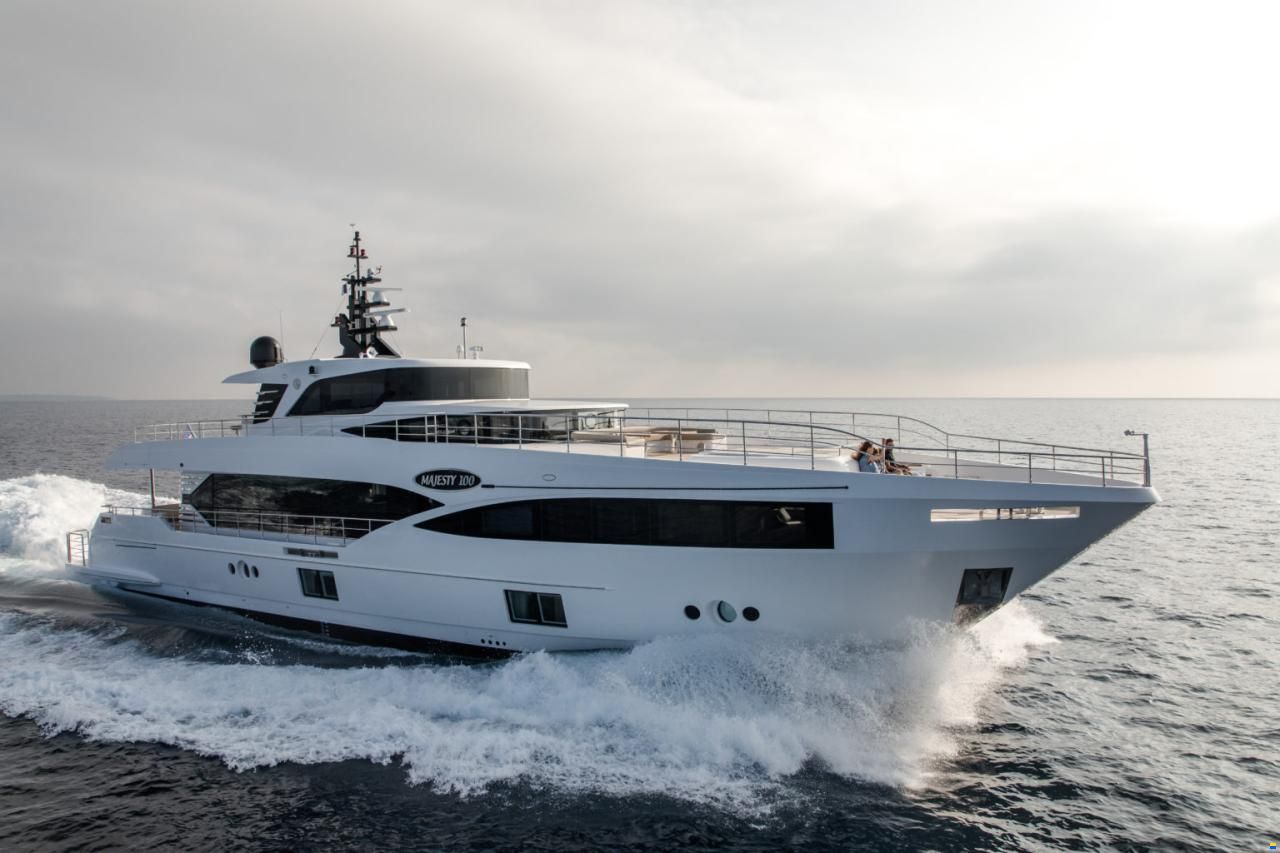 Gulf Craft Majesty 100